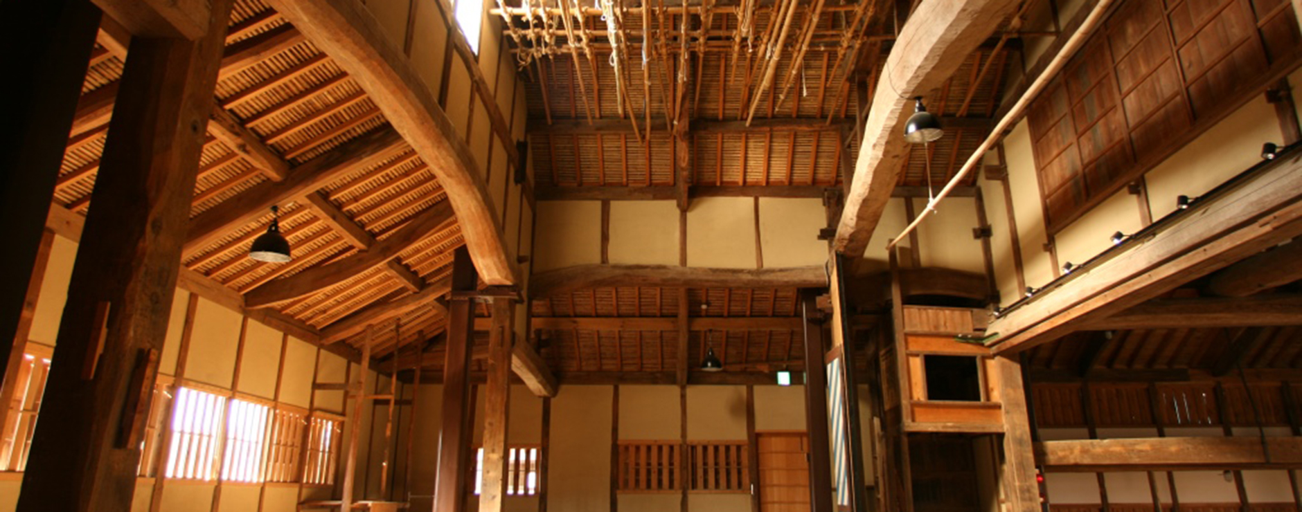 国指定重要有形民俗文化財の農村歌舞伎舞台。